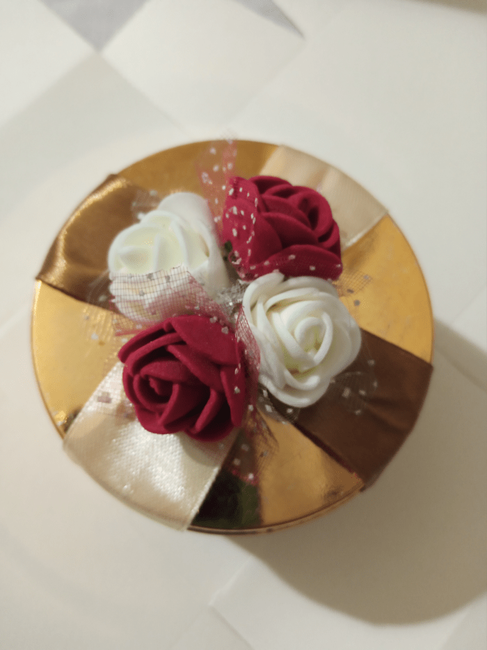 Tin Box With Two Colour Flowers