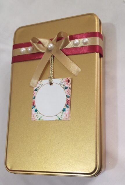 1 Kg Tin Box with Pearl & Floral Tag