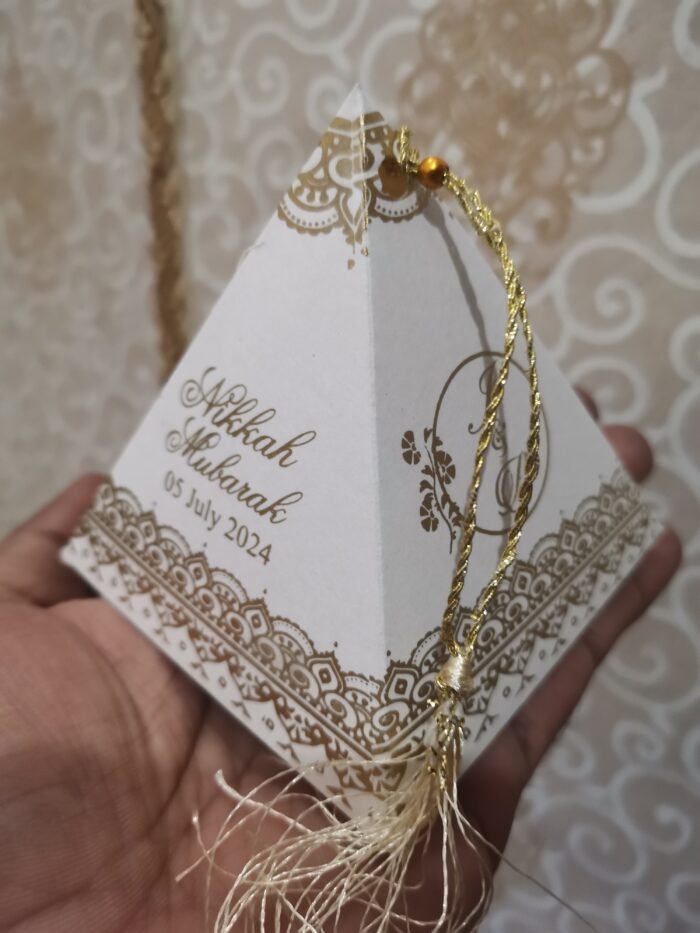 Pyramid Box with Golden Dori