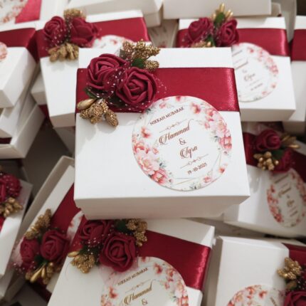 Floral Bid Box with Round Tag